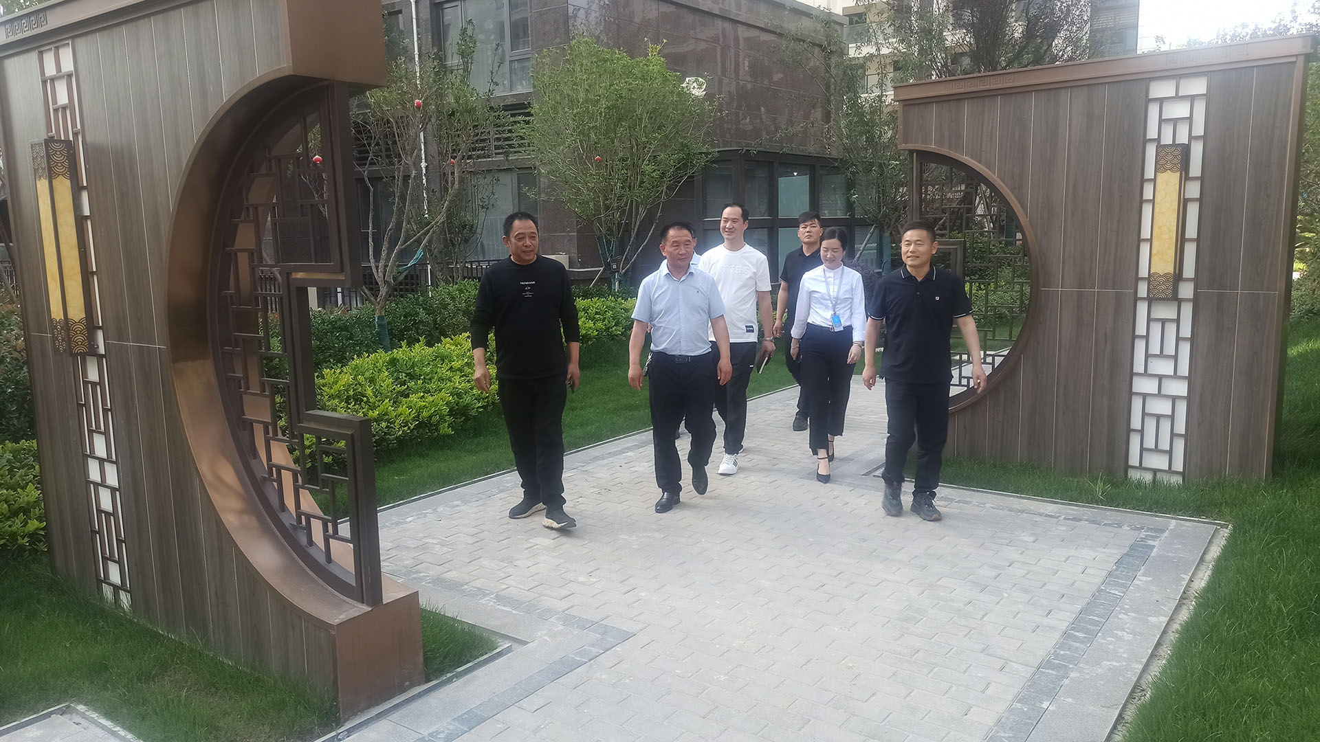長社辦政協(xié)委員蒞臨龍湖御府調研考察1.jpg